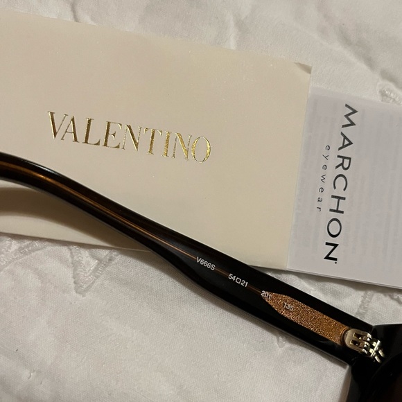 🍃💕NIB Valentino Mauve Pearl Lace Cateye Sunnies - Picture 8 of 9